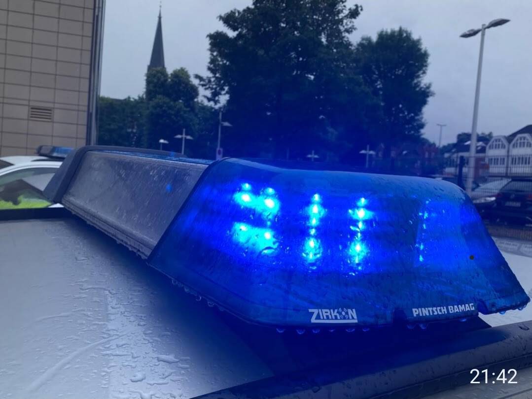 Regionalzug erfasst Auto auf Bahnübergang bei Pisselberg Lüneburg Aktuell