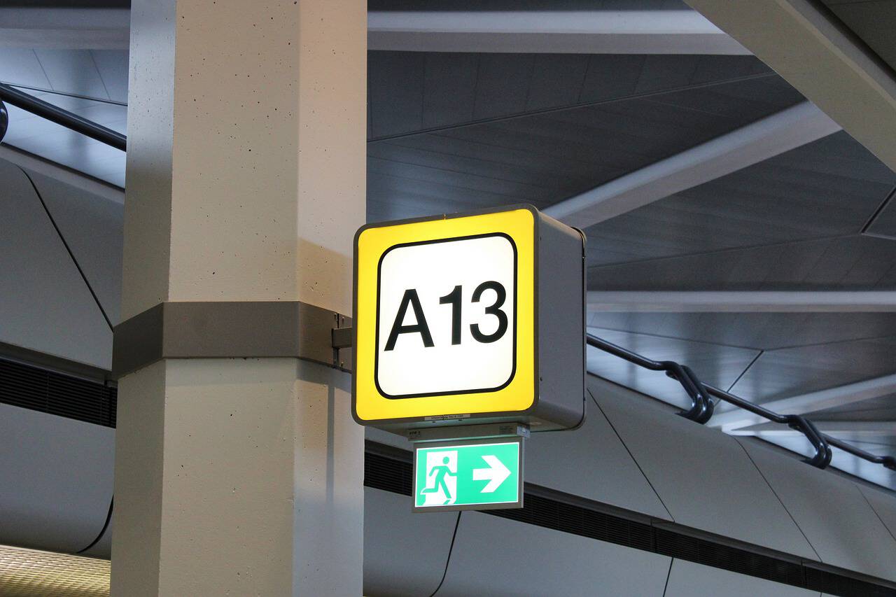 A13 Sign “A13 für für Grund-, Haupt- und Realschullehrer:innen kommt ...